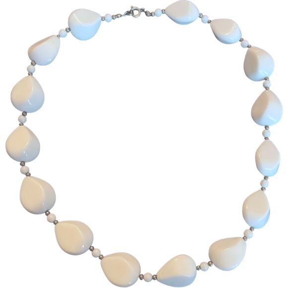 Vintage 1980s White Lucite Teardrop Bead Chunky Statement Pearl Finish 20" - Picture 2 of 5